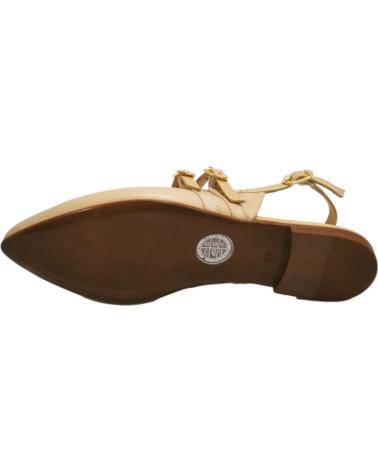 Sandali-De-Mujer-TOP3-ZAPATO-CASUAL-DE-PIEL-CON-TACHAS-METALICAS-BEIG