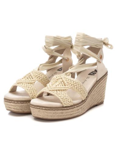 Woman Sandals XTI 144058 ORO