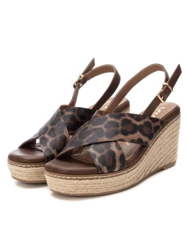 Woman Sandals XTI 144591 TAUPE