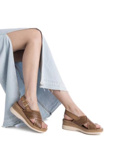 Sandales pour Femme XTI 143852 TAUPE