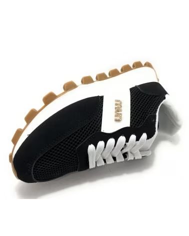 DAMEN-SNEAKER VON TONI PONS MIT SCHNÜRUNG UND STOLLENSOHLE IN SCHWARZ NEGRO