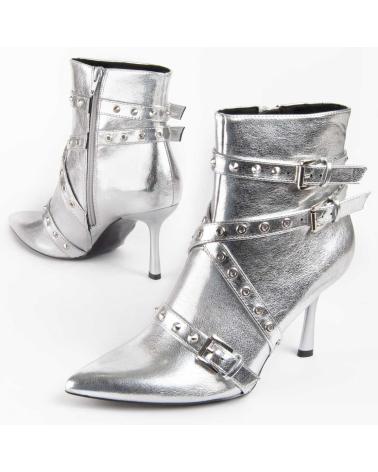 Botas-De-Mujer-MONTEVITA-BOTIM MONTEVITA BOTINIA14 COM FIVELAS E TACHAS COR PRATA-SILVER