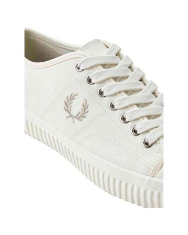 FRED PERRY ZAPATILLAS HUGHES LOW CANVAS PARA HOMBRE EN COLOR BLANCO