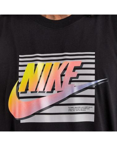 -NIKE-CAMISETA-M-NSW-6MO-FUTURA-T-SHIRT-FQ7995-010-NEGRO