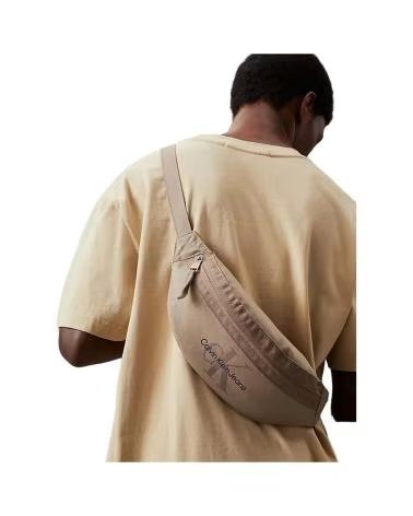 CALVIN KLEIN RINONERA EN PARA HOMBRE BEIGE