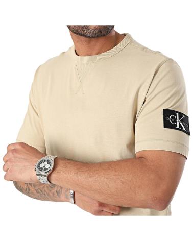 CALVIN KLEIN CAMISETA BADGE REGULAR EN COLOR PARA HOMBRE BEIGE