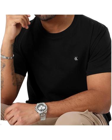 -CALVIN-KLEIN-CAMISETA-EMBRO-BADGE-NEGRO