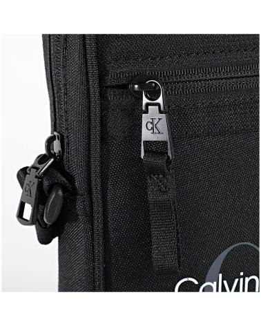 CALVIN KLEIN BOLSO BANDOLERA REPORTER NEGRO