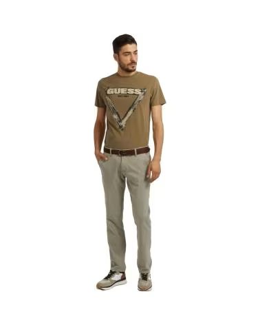 CAMISETA GUESS BRUSHED TRIAN VERDE CAQUI CON ESTAMPADO FRONTAL VERDE