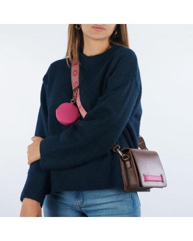 GIOSEPPO BROWN CROSSBODY BAG WITH FUCHSIA ROUND POUCH AND TWO-TONE STRAP MARRóN