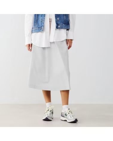 NEW BALANCE Falda Midi Cargo en blanco para