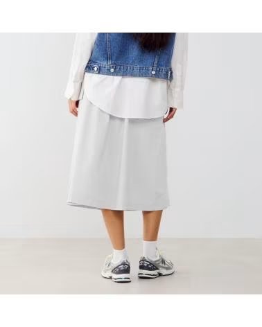 NEW BALANCE Falda Midi Cargo en blanco para