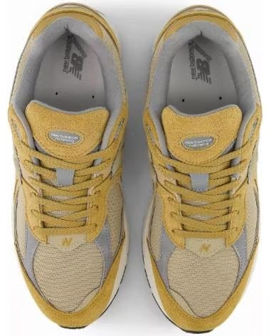 NEW BALANCE SNEAKERS 2002R U2002 UOMO SENAPE BEIGE