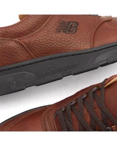 Tênis-casuais-para-homens-NEW-BALANCE-UADWBRN---41-1-2-BROWN
