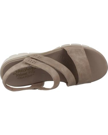 SKECHERS SANDALIAS MUJER MODELO EASY GOING COLOR MARRON TPE