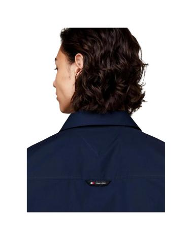 Inicio-TOMMY-JEANS-CAMISA-CLASSICS-AMPLIA-CON-LOGO-BORDADO-DM0DM18959-AZUL