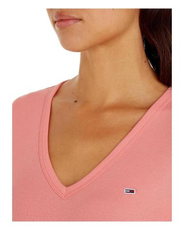 Inicio-TOMMY-JEANS-CAMISETA-AJUSTADA-ESSENTIAL-MUJER-DW0DW17385-ROSA