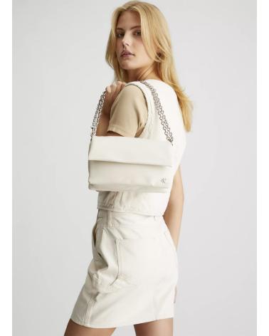 CALVIN KLEIN BOLSO MICRO MONO EW FLAP25 PU BEIGE