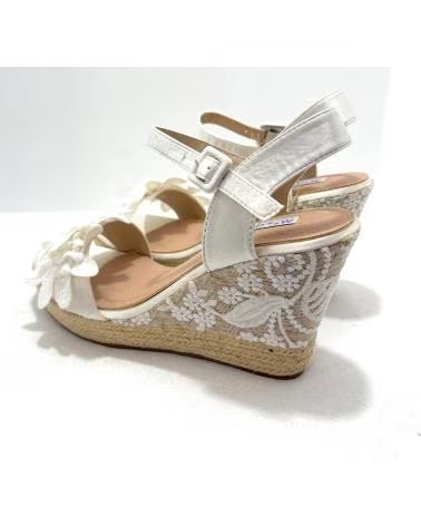 PONNY ESPARDENAS NOVIA FLORES CUNA ALTA BLANCO