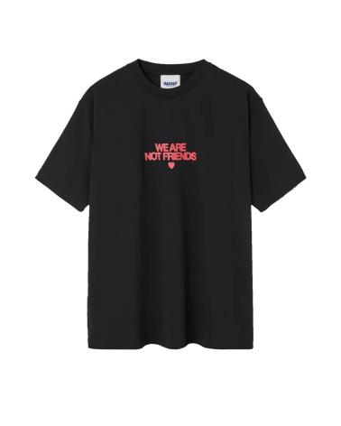 CAMISETA WE ARE NOT FRIENDS BOLD LOVE NEGRA CON ESTAMPADO MULTICOLOR