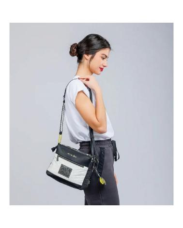 ANEKKE UMHÄNGETASCHE WEISS MODELL 40873-184 MIT EXKLUSIVEM URBANEM DESIGN BLANCO