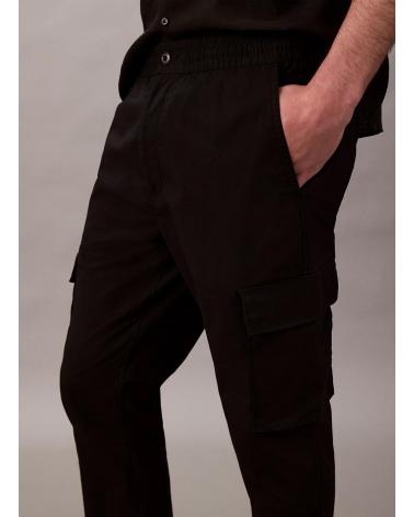 CALÇAS CALVIN KLEIN SKINNY ELÁSTICAS RIPSTOP PRETO NEGRO