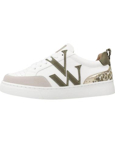 SAPATILHAS VANESSA WU JOYCE BRANCAS E CAQUI COM LOGOTIPO LATERAL E DETALHE ANIMAL PRINT KAKI