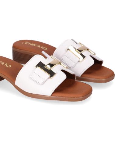 CHIKA10 ST FIORE 5605 WHITE FLAT SANDALS WITH DECORATIVE BUCKLE BLANCO-WHITE