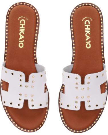 SANDÁLIAS RASTEIRAS CHIKA10 MUSAKA 5576 BRANCAS COM TACHAS BLANCO-WHITE