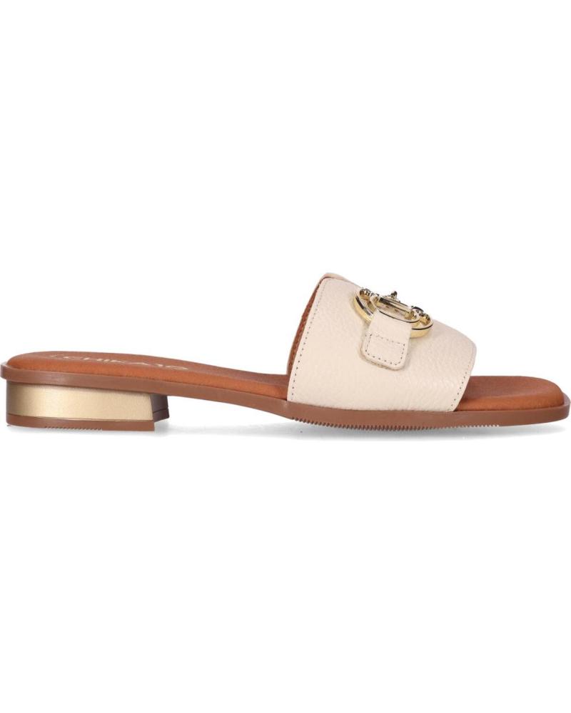 CHIKA10 MARKES 5592 FLACHE SANDALEN EIS MIT GOLDSCHNALLE HIELO-SNOW