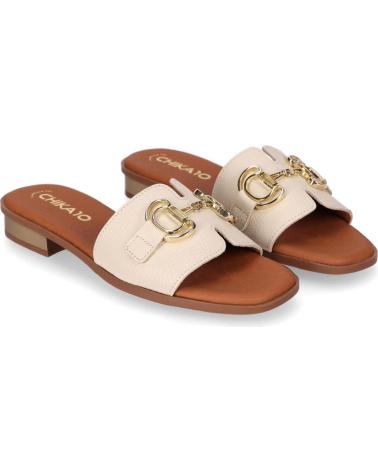 CHIKA10 MARKES 5592 FLACHE SANDALEN EIS MIT GOLDSCHNALLE HIELO-SNOW