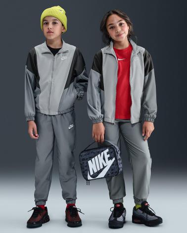 NIKE CHANDAL NINO HQ9314 GRIS