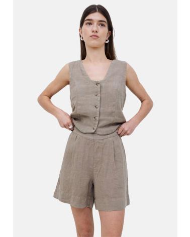 YERSE PANTALON CORTO EN COLOR VERDE