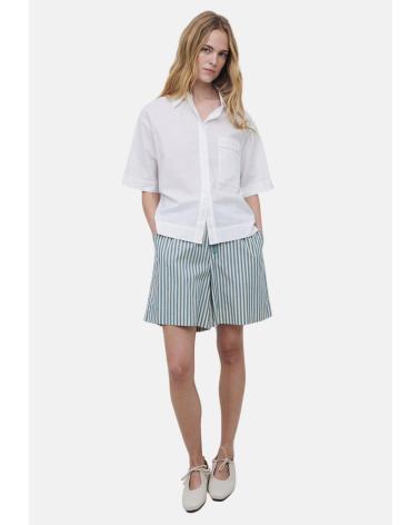YERSE PANTALON CORTO EN COLOR VERDE