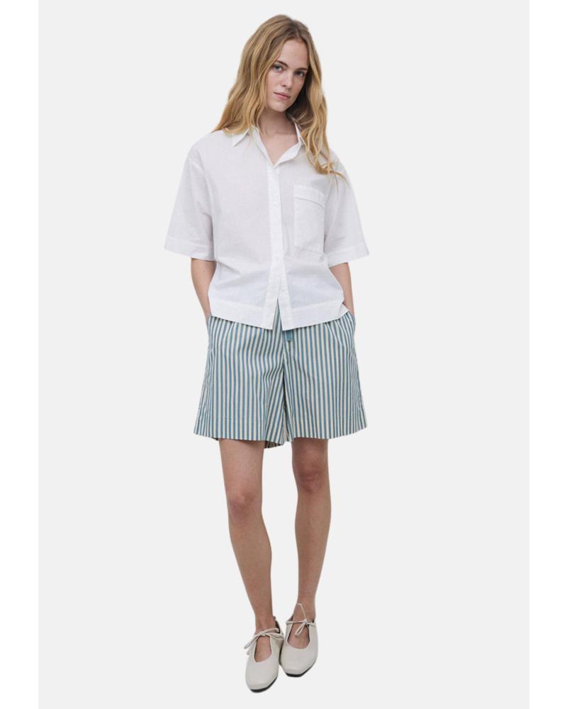 YERSE PANTALON CORTO EN COLOR VERDE