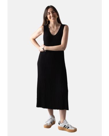 YERSE VESTIDOS EN COLOR NEGRO