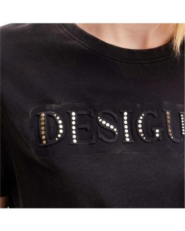CAMISETA DESIGUAL NEGRA CON LOGO TEXTURIZADO NEGRO
