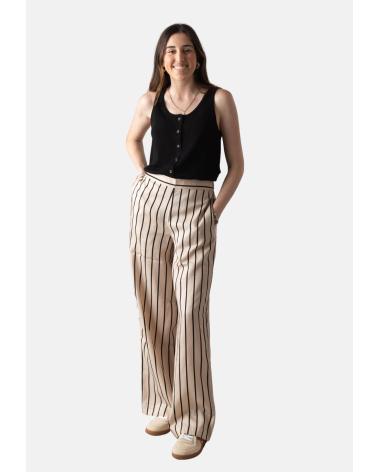 YERSE TOP CON BOTONES Y ESCOTE REDONDO NEGRO | MODELO 42510037 NEGRO