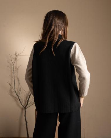 Startseite-WHY-NOT-COLLECTION-WHY-NOT---W22400202-–-JERSEY-BICOLOR-CON-CUELLO-PERKINS-??-NEGRO