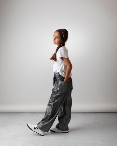 DKNY PANTALON LARGO EN PARA NINOS UNISEX GRIS