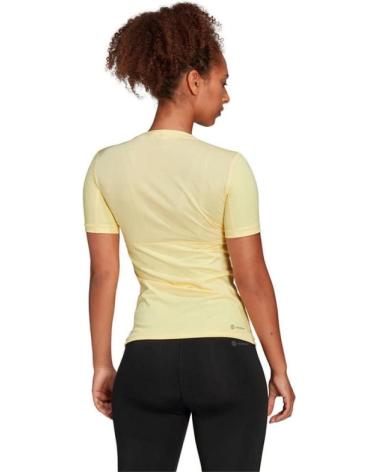 CAMISETA ADIDAS TECHFIT TRAINING AMARILLA AMARILLO