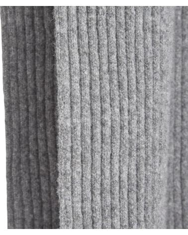 Inizio-YERSE-BUFANDAS-Y-PANUELOS-EN-COLOR-GRIS