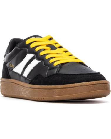 TÊNIS TEDDY SMITH 120309 PRETOS COM CADARÇOS AMARELOS NEGRO
