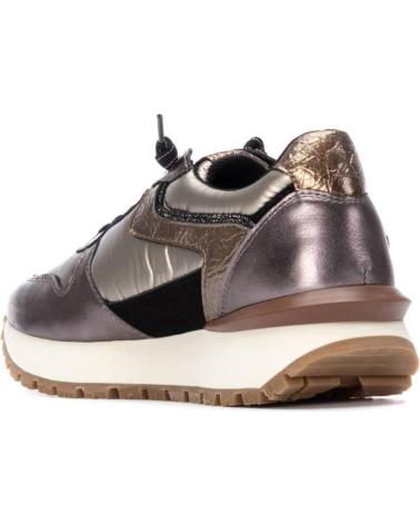 XTI 144485 BLEI | METALLISCHES DESIGN UND URBANER KOMFORT PLOMO