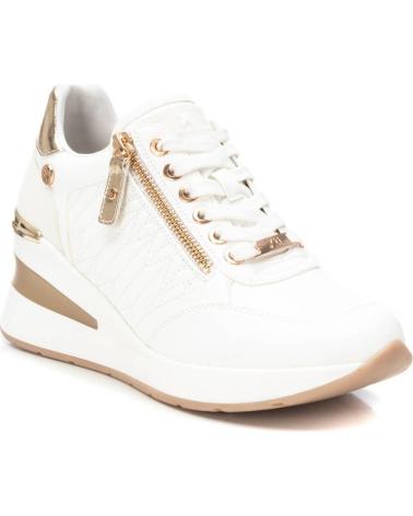 ZAPATILLAS CASUAL XTI 143071 BLANCAS CON DETALLES DORADOS BLANCO