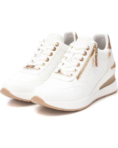 ZAPATILLAS CASUAL XTI 143071 BLANCAS CON DETALLES DORADOS BLANCO