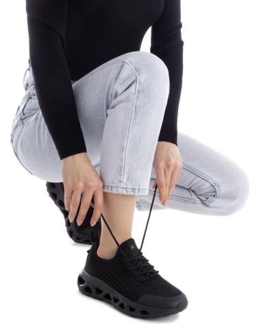 XTI 144541 FREIZEITSCHUHE SCHWARZ MIT GEFORMTER SOHLE NEGRO