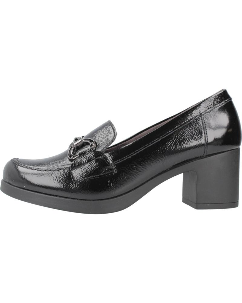 PITILLOS 30101P BLACK LEATHER LOAFERS WITH HEEL AND FRONT DETAIL NEGRO