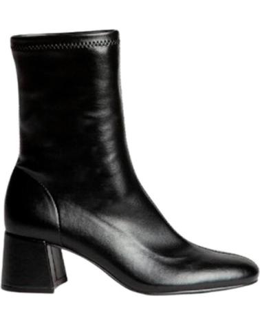 BOTA ELÁSTICA CORINA PRETA COM SALTO DE 5 CM NEGRO