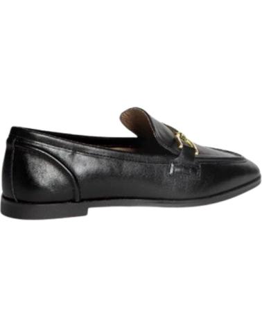 MOCASSIM PENNY LOAFER CORINA PRETO COM DETALHE METÁLICO NEGRO
